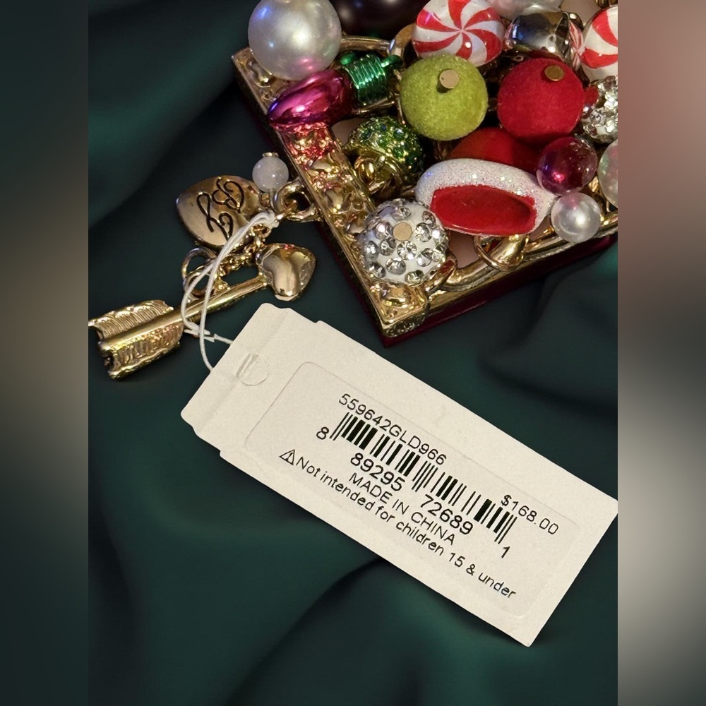 Betsey Johnson NWT Festive Fun Retro Chunky Christmas Charm Bracelet (J162) - Picture 3 of 12